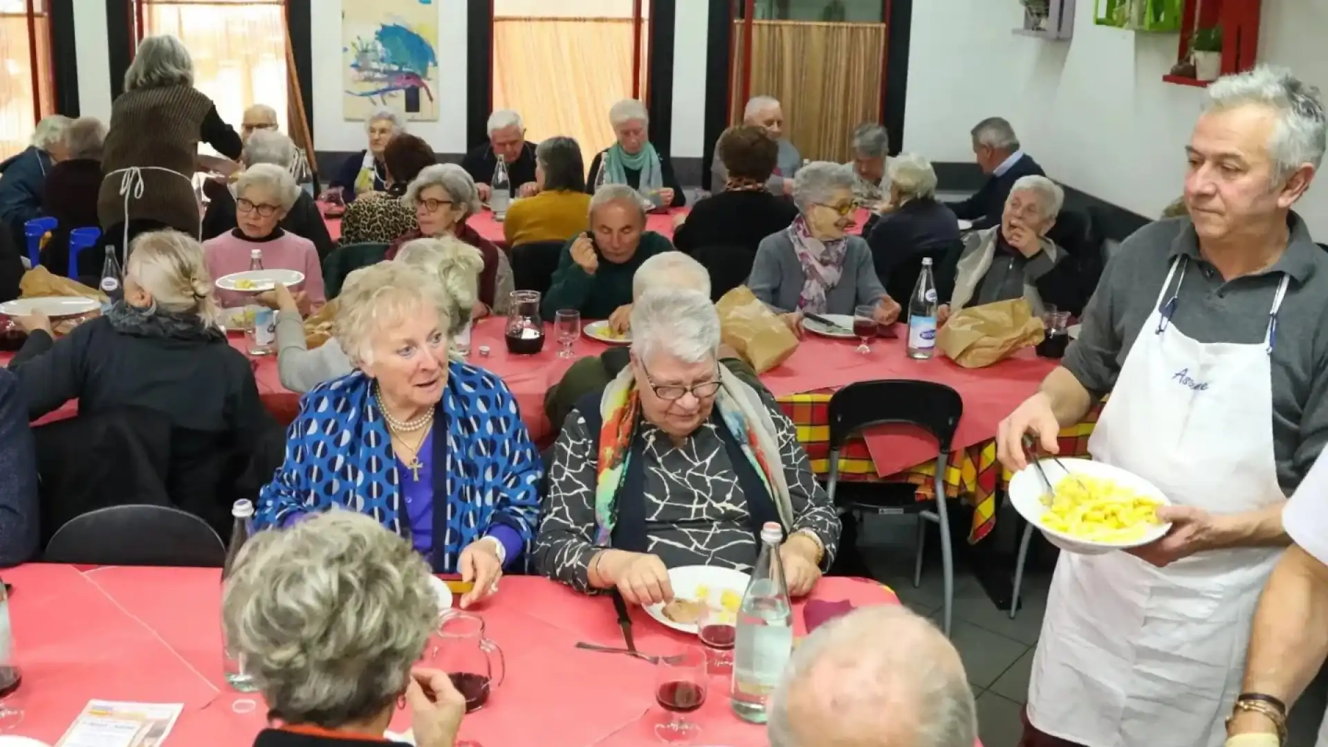 Fornelli: domenica 7 gennaio la giornata dedicata all’anziano. Pranzo collettivo per la terza età offerto dall’Amministrazione comunale.